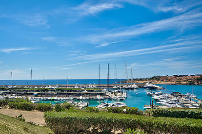 1. Apartment with sea views